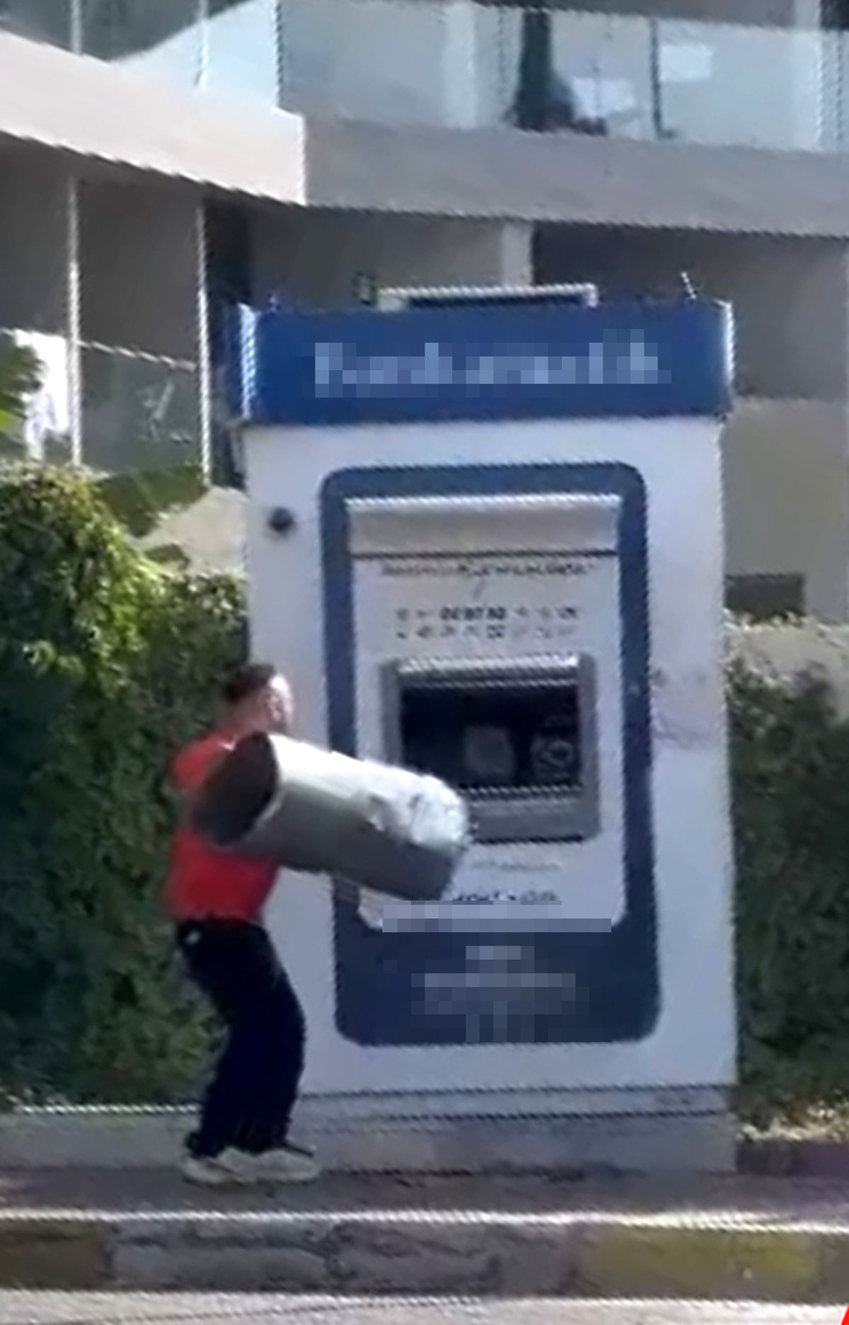 Antalya'da ATM'lere Saldıran Şahıs Gözaltına Alındı