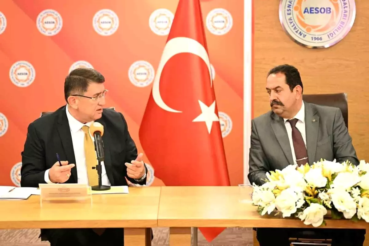 Antalya'da Esnaf ve Emniyet İşbirliği Toplantısı Düzenlendi