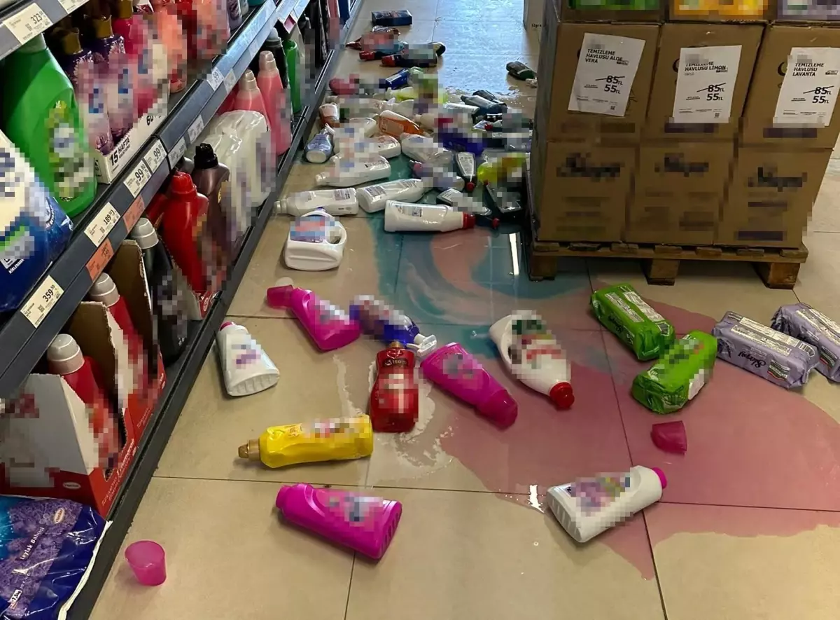 Malatya'da 5.9 Büyüklüğünde Deprem: Sokaklar Doldu