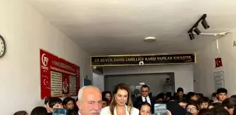 Ebru Yaşar, Bismil'deki Ortaokulu Ziyaret Etti