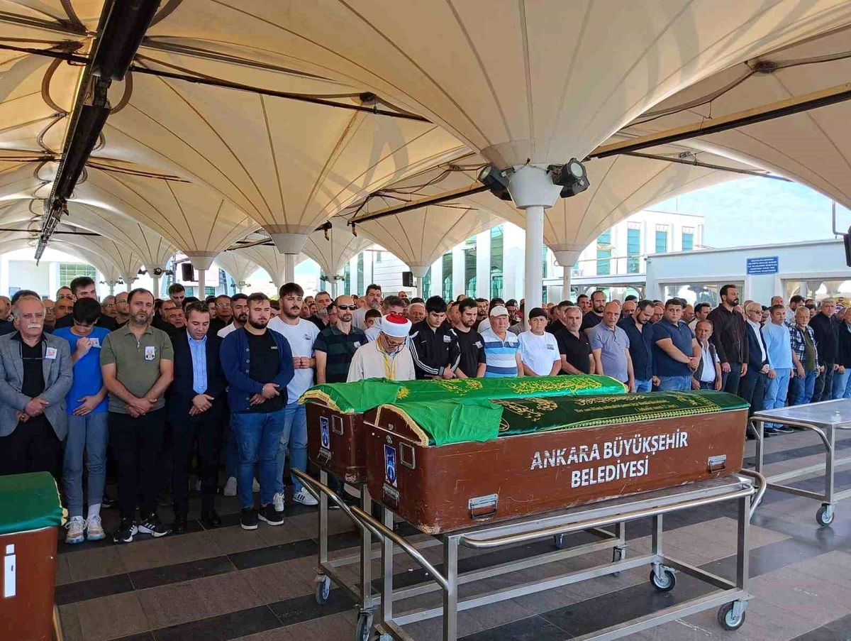 Kastamonu'da Polis Eşini Vurarak Öldürdü, Cenazesi Ankara'da Toprağa Verildi