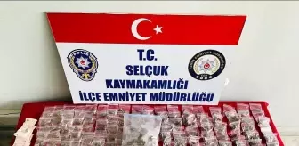 İzmir'de Uyuşturucu Operasyonu: 228 Naylon Poşet Skunk Esrar Ele Geçirildi