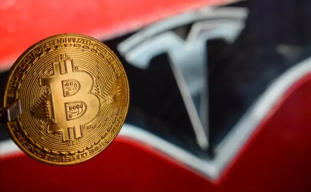 Tesla surprised the crypto world with its unexpected Bitcoin move.