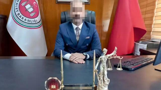 The Chief Public Prosecutor had his girlfriend's ex-boyfriends detained.