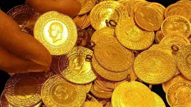 The 8 kilograms of gold that the expatriate couple had stored in a public bank's vault has gone missing.