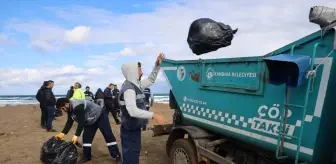 Kandıra'da Uzunkum Sahili'nde Çevre Temizliği Etkinliği Gerçekleştirildi