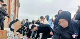 Bingöl'de üniversite öğrencileri kadına yönelik şiddeti protesto etti