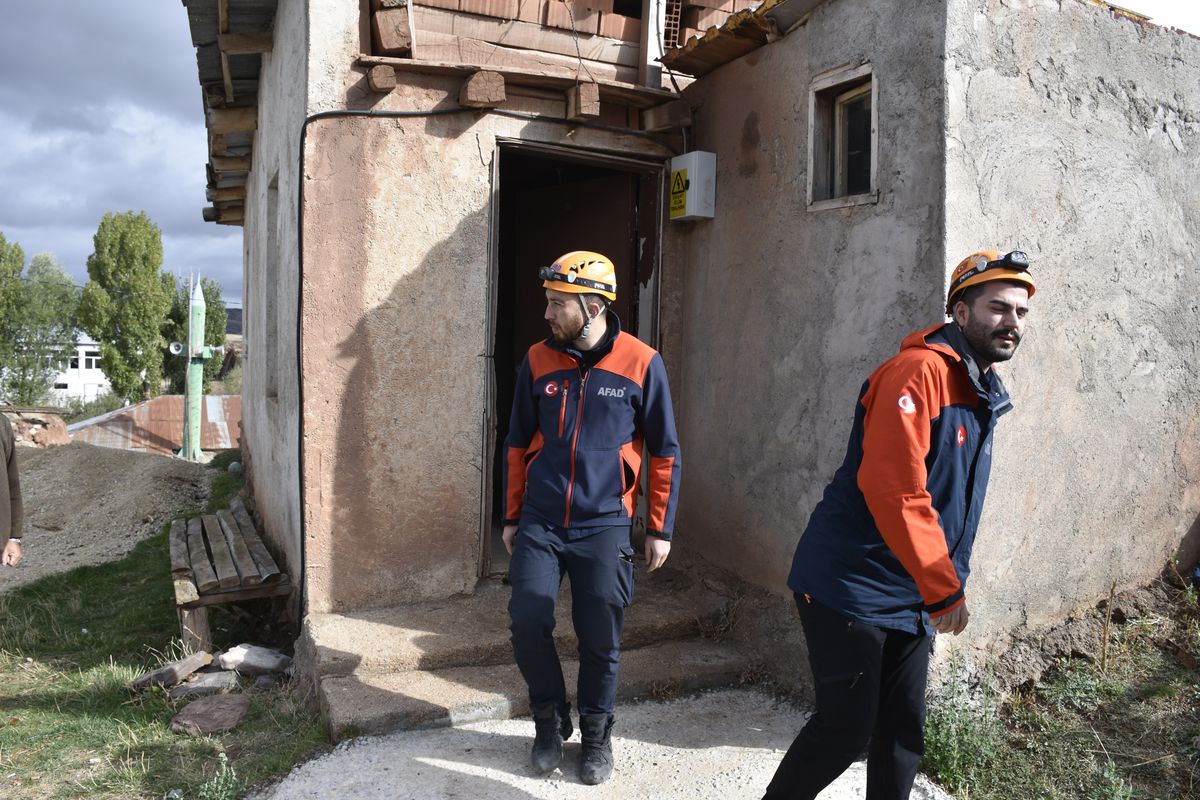 AFAD Ekipleri Hacıali Köyü'nde İnceleme Yaptı