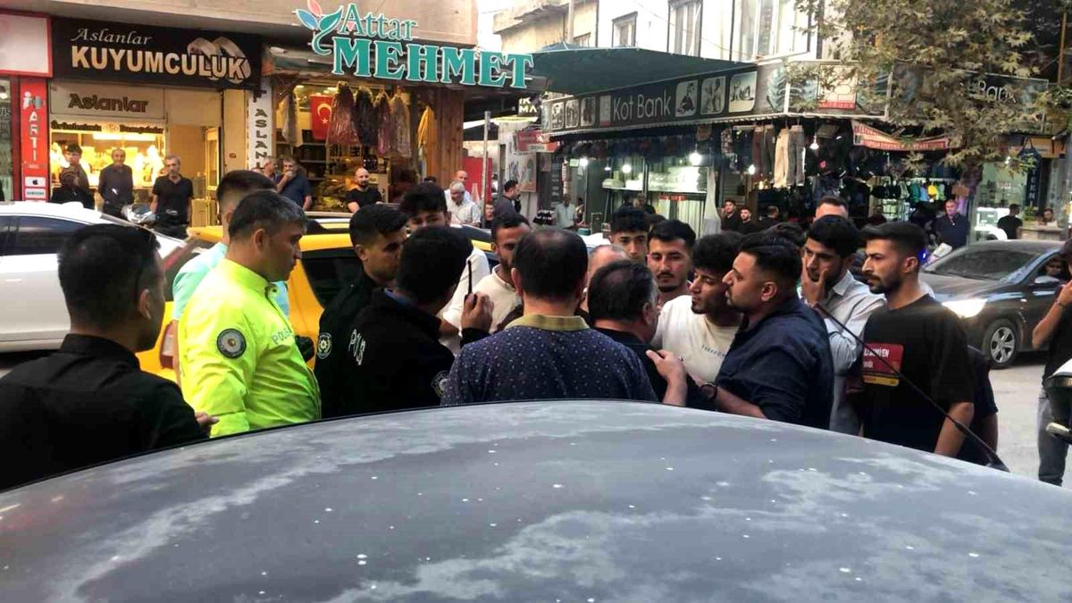 Adıyaman'da Yol Verme Kavgasına Polis Müdahale Etti
