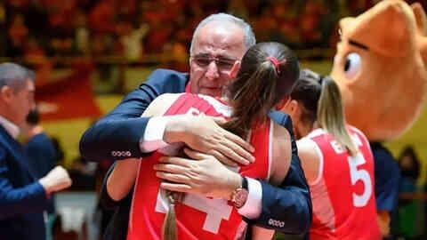Mehmet Akif Üstündağ kimdir, nereli, kaç yaşında? Türkiye Voleybol Federasyonu Başkanın Mehmet Akif Üstündağ hayatı ve biyografisi!