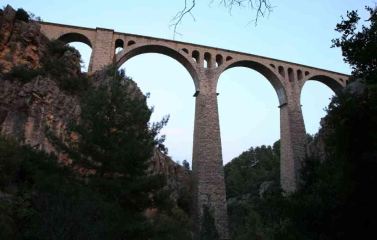 Skyfall James Bond Varda Köprüsü sahnesi! Varda Köprüsü'nde hangi filmler çekildi? Skyfall James Bond Varda Köprüsü sahnesi! Varda Köprüsü'nde hangi filmler çekildi?