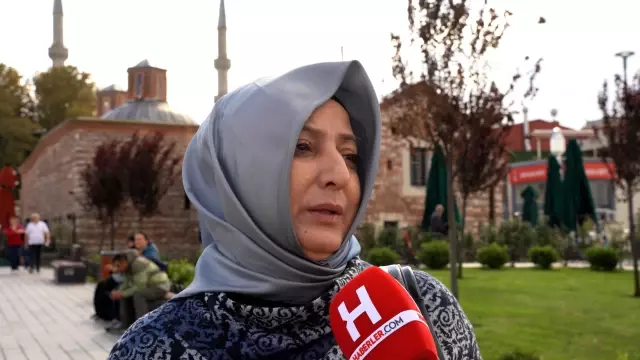 Vatandaşa asgari ücret beklentilerini sorduk. cümlesinin Arapça tercümesi:

سألنا المواطنين عن توقعاتهم للحد الأدنى من الأجور.