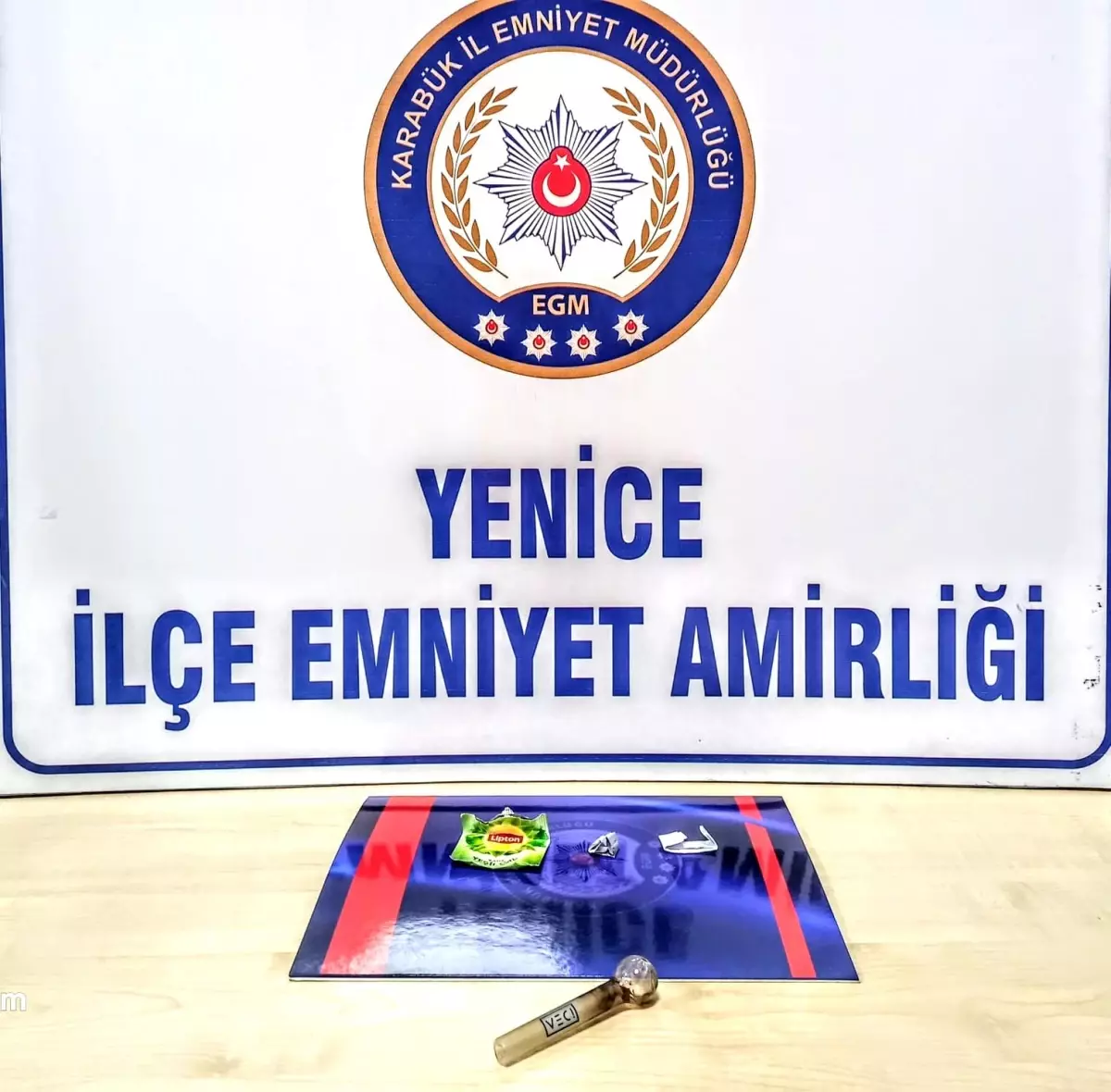 Karabük'te Narkotik Operasyonu: 2 Gözaltı, 1.42 Gram Metamfetamin Ele Geçirildi