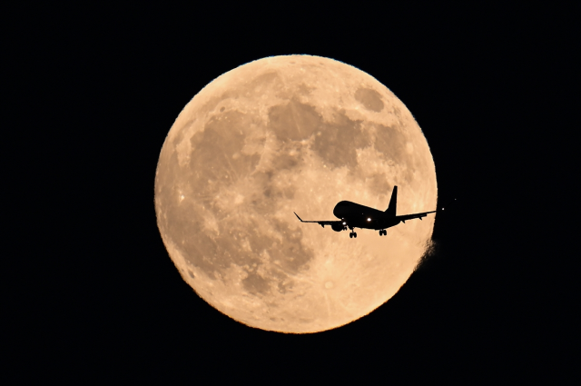 The largest 'Super Full Moon' of the year mesmerized those who witnessed it