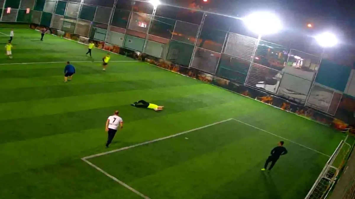 Futbol Maçında Kalp Krizi: Genç Hayatını Kaybetti