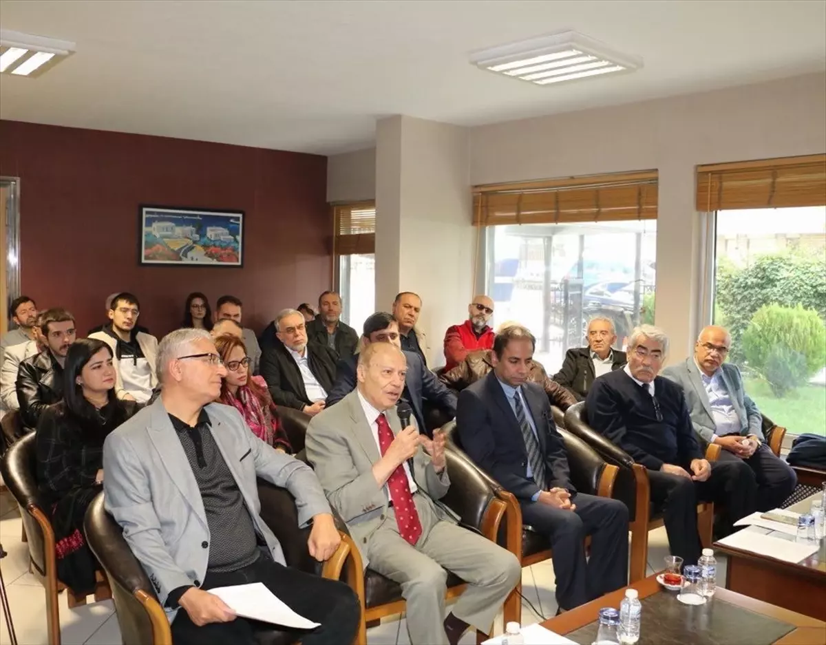 Stratejik Düşünce Enstitüsü'nde yaklaşan 'Keşmir Kara Günü' için etkinlik düzenlendi