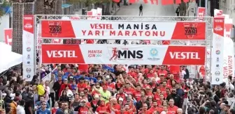 Uluslararası Vestel Manisa Yarı Maratonu'nda Zaferleri Paylaşıldı