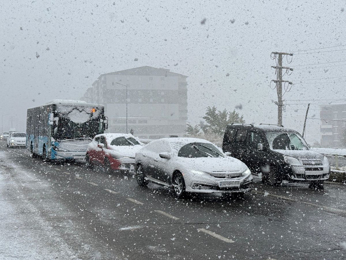 Bitlis'te Kar Yağışı Etkili Olmaya Başladı