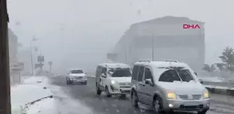 Bitlis'te Kar Yağışı Trafiği Olumsuz Etkiledi