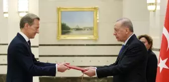 Büyükelçiler, Cumhurbaşkanı Erdoğan'a güven mektubu sundu