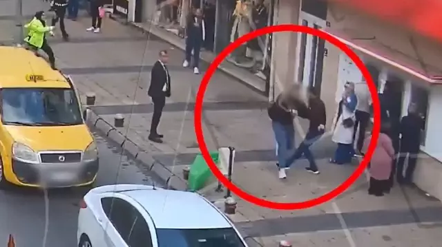 He stopped the criminal who was fleeing from the police by tripping him.