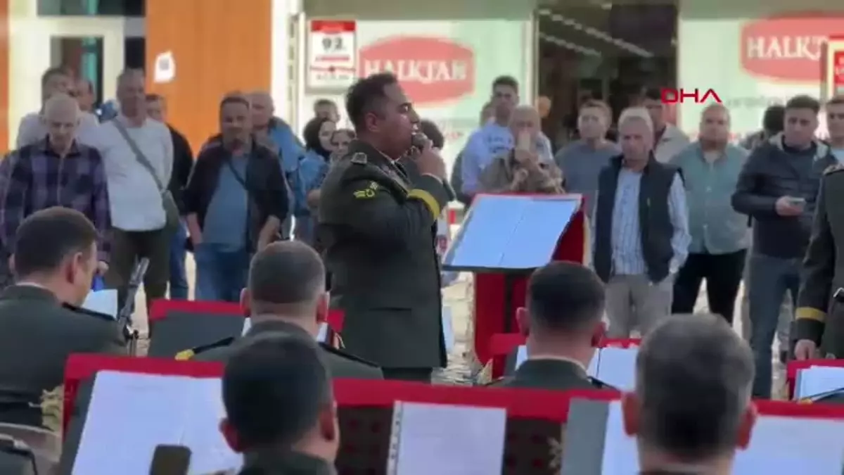 Edirne'de Cumhuriyet Bayramı Konseri Neşeli Anlara Sahne Oldu