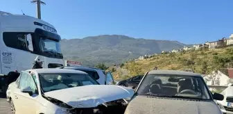 Hatay'da Zincirleme Trafik Kazası: 3 Yaralı