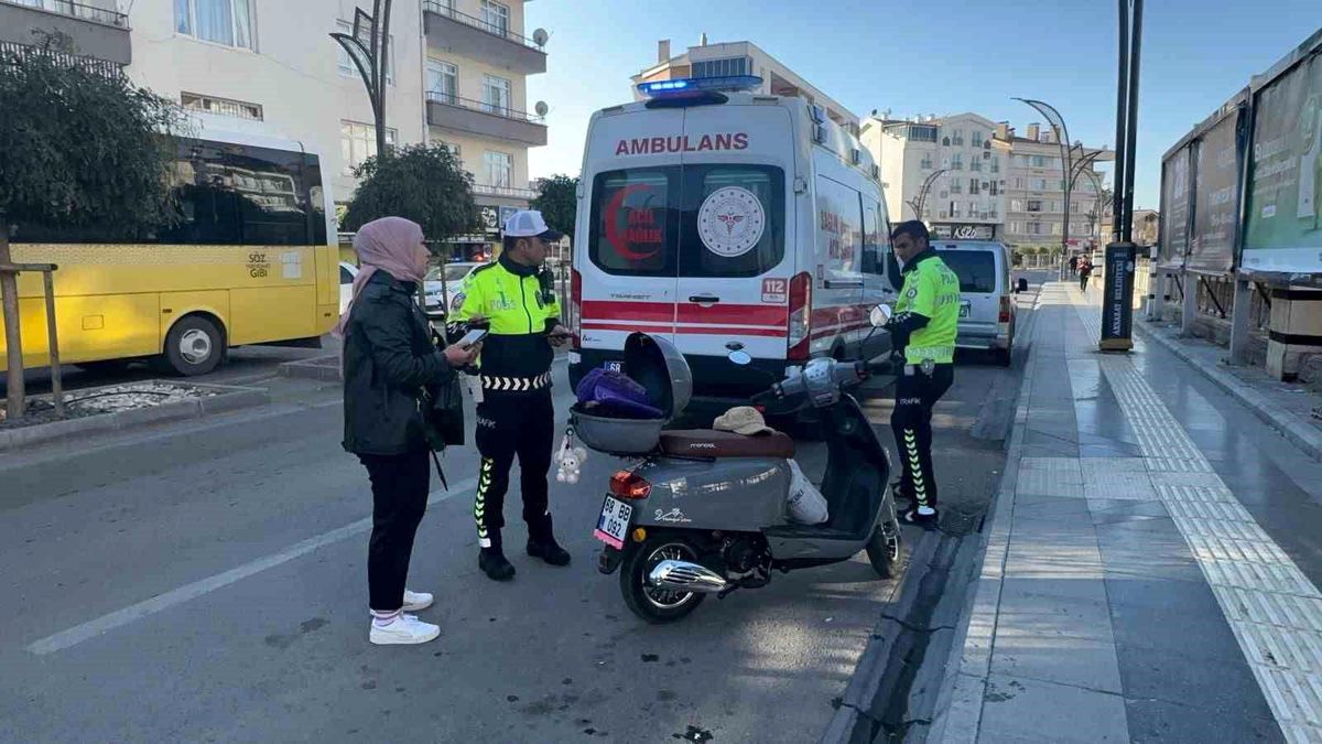 Aksaray'da Motosiklet Kazası: İki Kadın Yaralandı