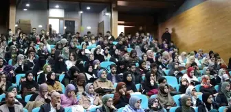 AİÇÜ'de 'Din ve Teopolitik' konferansı düzenlendi