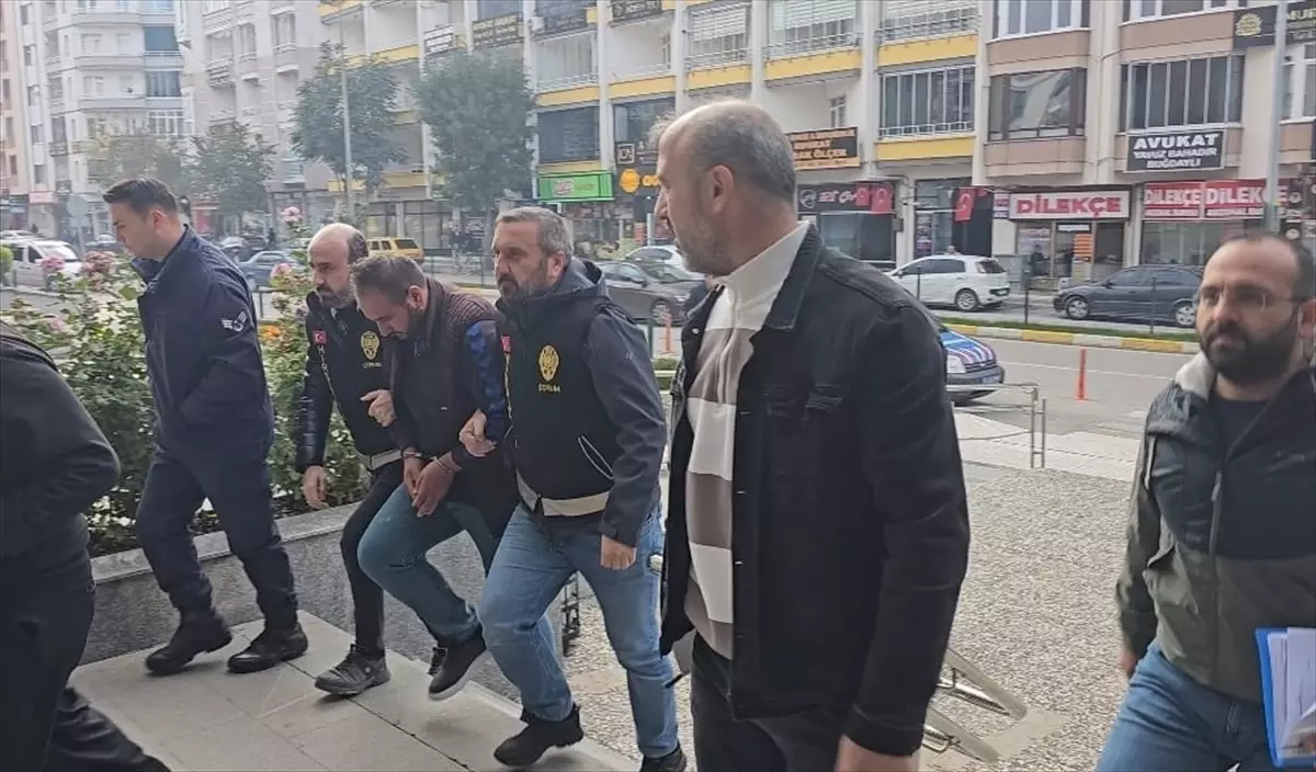 Çorum'da Zincir Marketten Cep Telefonu Çalan Şüpheli Tutuklandı