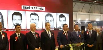 Cumhurbaşkanı Yardımcısı Cevdet Yılmaz TUSAŞ standını ziyaret etti