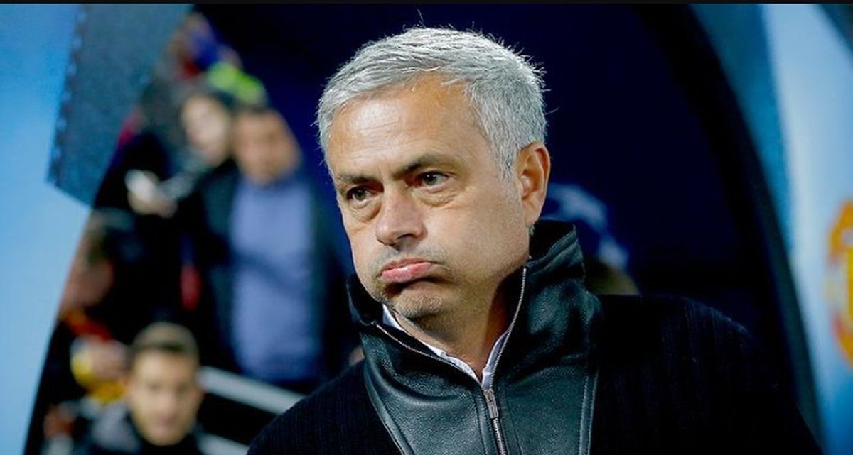 Mourinho neden kırımızı kart gördü, Mourinho ne yaptı (Fenerbahçe Manchester United)? Mourinho kaç maç ceza alacak?