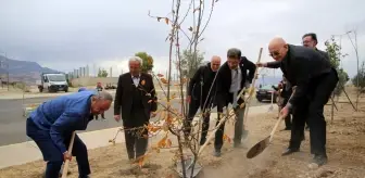 Şırnak Üniversitesi'ne 1400 Fidan Dikildi