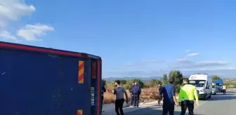 Çanakkale'de Lastik Patlaması Sonucu Kamyon Devrildi: 2 Yaralı