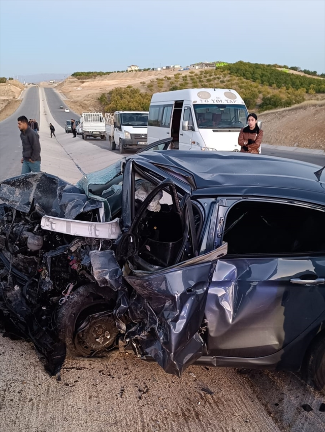 Head-on collision between a car and a pickup truck in Malatya: 3 dead, 4 injured