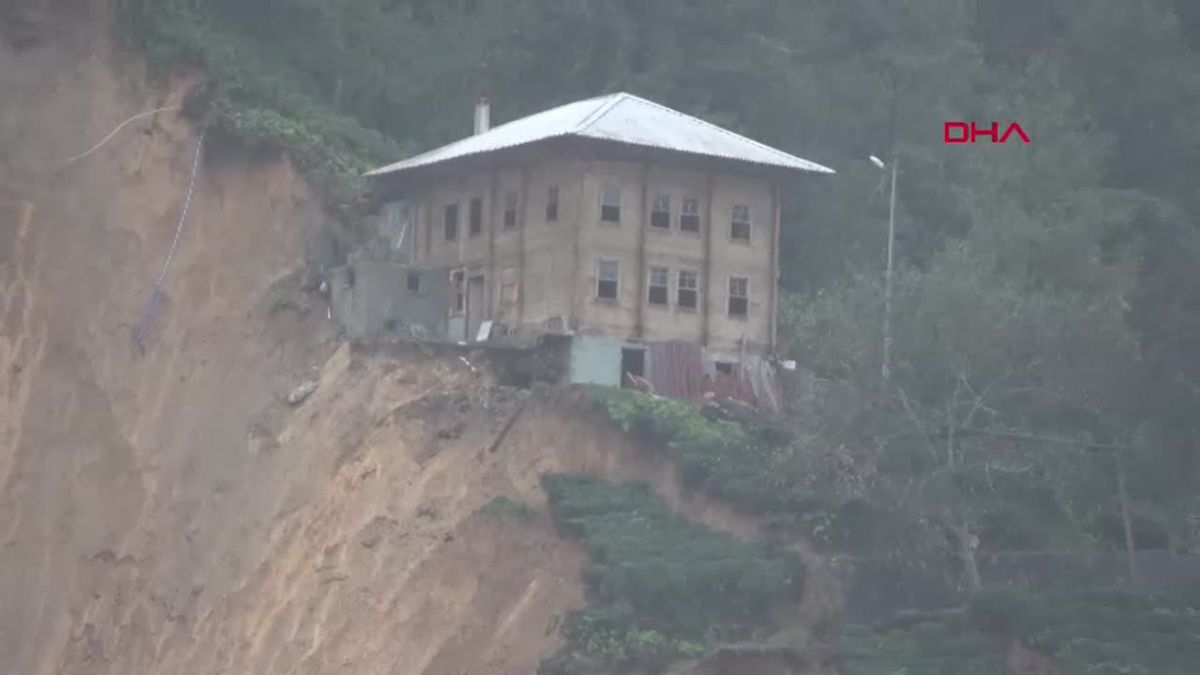 Rize'de Sağanak Sonrası Heyelanlar ve Hasar Tespit Çalışmaları