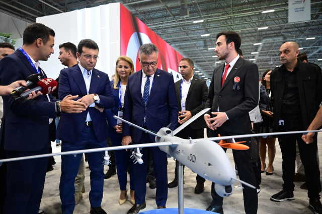 Reaction to Mayor İmamoğlu at the SAHA EXPO 2024 Defense, Aviation, and Space Industry Fair