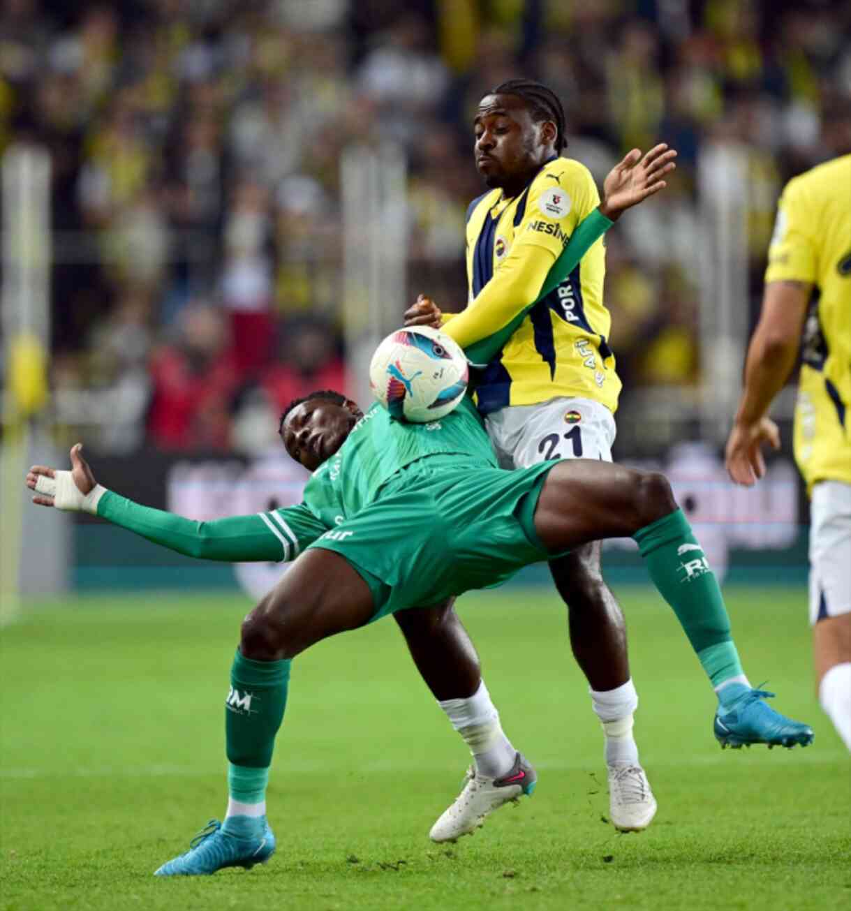Fenerbahçe, Bodrum FK'yı 2-0 yendi Fenerbahçe, Bodrum FK'yı 2-0 yendi