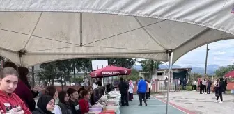 Lise Öğrencileri Filistin İçin Kermes Düzenledi