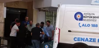 Antalya'da Yalnız Yaşayan Emekli, Evinde Ölü Bulundu