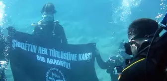 Bodrum'da Dalış Öğrencilerinden Kadına Şiddete Karşı Farkındalık Etkinliği