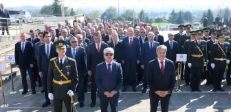 Doğu Marmara ve Batı Karadeniz'de Cumhuriyet Bayramı dolayısıyla çelenk sunma törenleri yapıldı