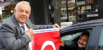 Düzce'de Esnafa Türk Bayrağı Dağıtımı