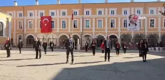 Edirne'de Öğretmenler Zeybek Gösterisi Düzenledi