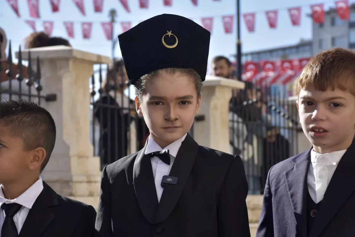 Sivas'ta Öğrenciler Cumhuriyet Bayramı'nı Coşkuyla Canlandırdı