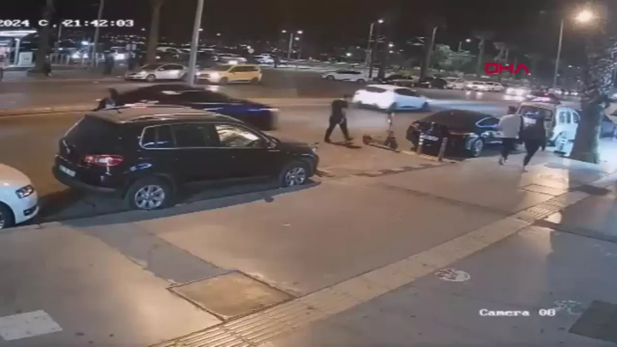 İZMİR 'Kız arkadaşıma laf attın' diyerek tartıştığı kişiyi bıçakla yaralayan şüpheli tutuklandı