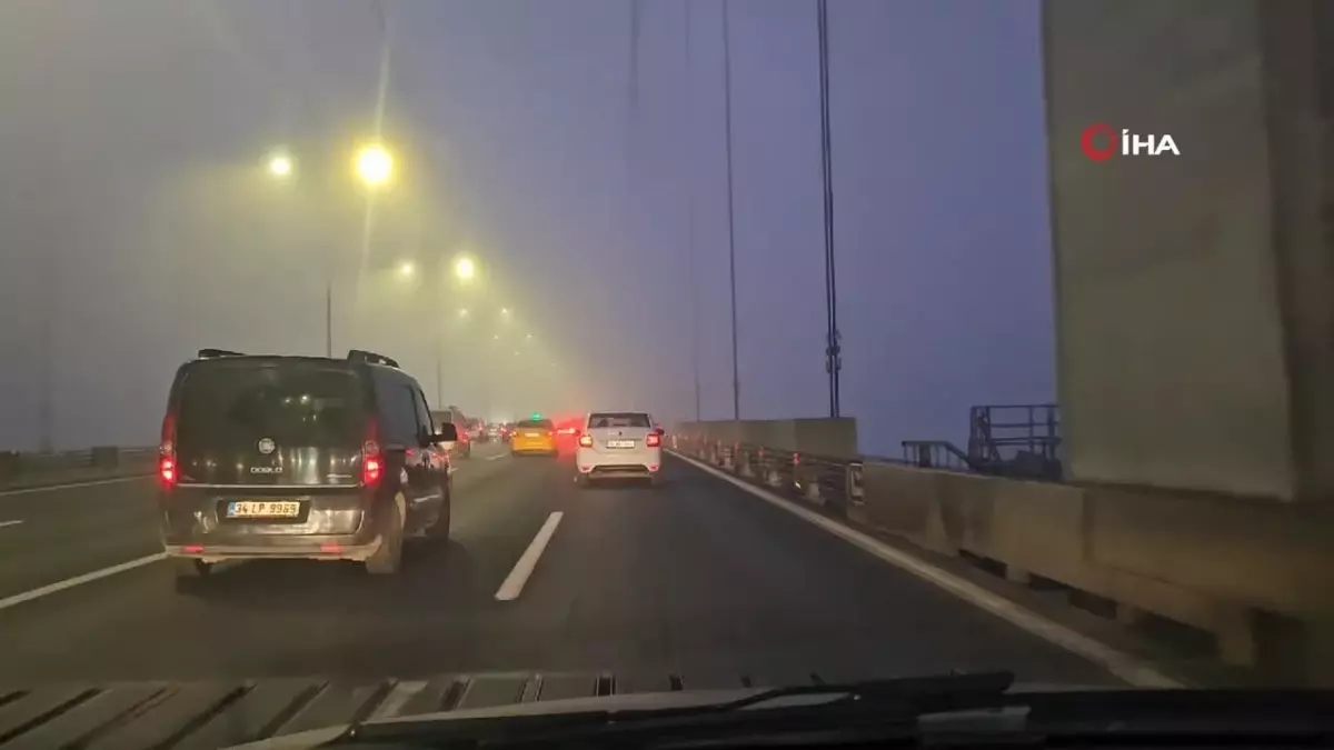 Ulaştırma ve Altyapı Bakanlığı: 'İstanbul Boğazı gemi trafiği, kısıtlı görüş (sis) nedeniyle çift yönde ve geçici olarak askıya alındı'