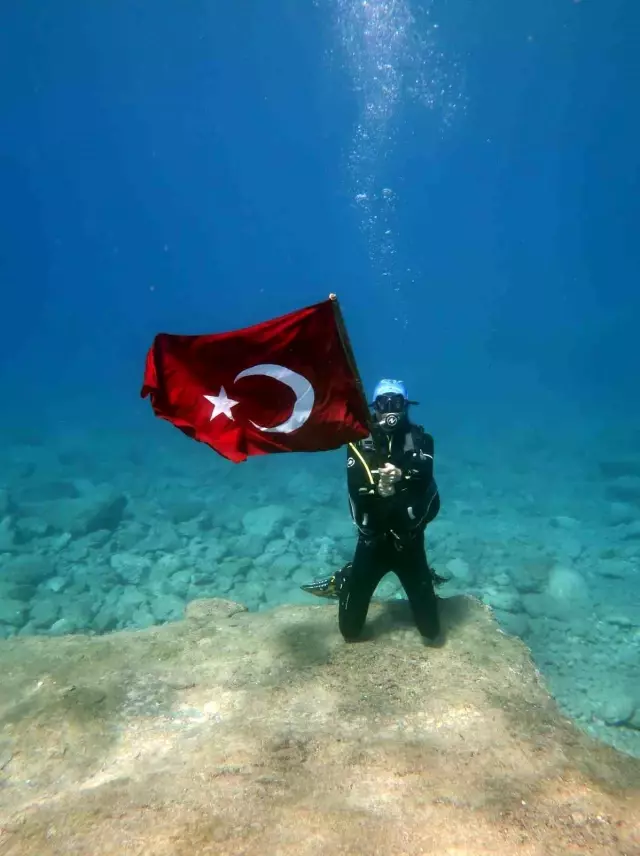 Republic Day Celebrated Underwater in Fethiye