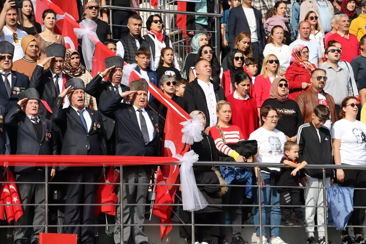 Sakarya ve çevre illerde Cumhuriyet'in 101. yıl dönümü kutlandı