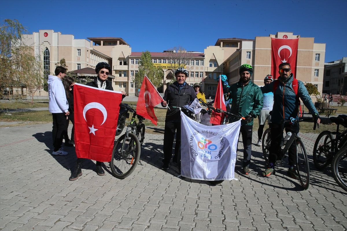 Van'da 'Cumhuriyet Bisiklet Turu' düzenlendi
